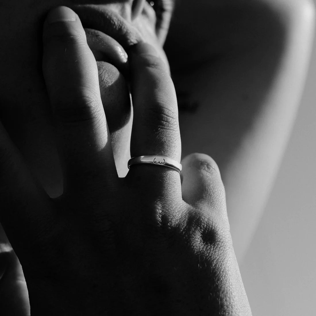 Dead Ivy - Boobs Stacker Ring