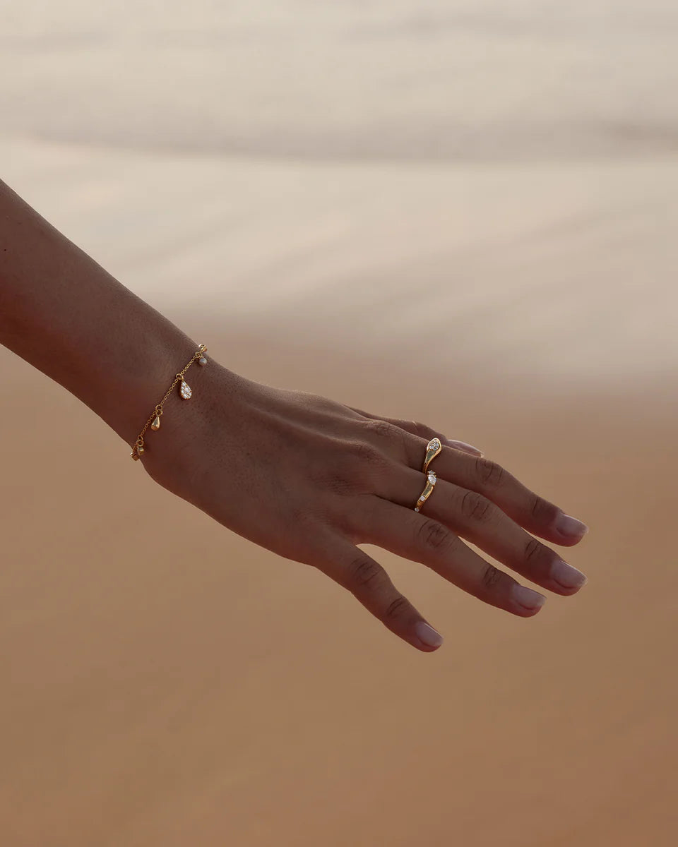 By Charlotte - Chasing Tides Ring - Gold