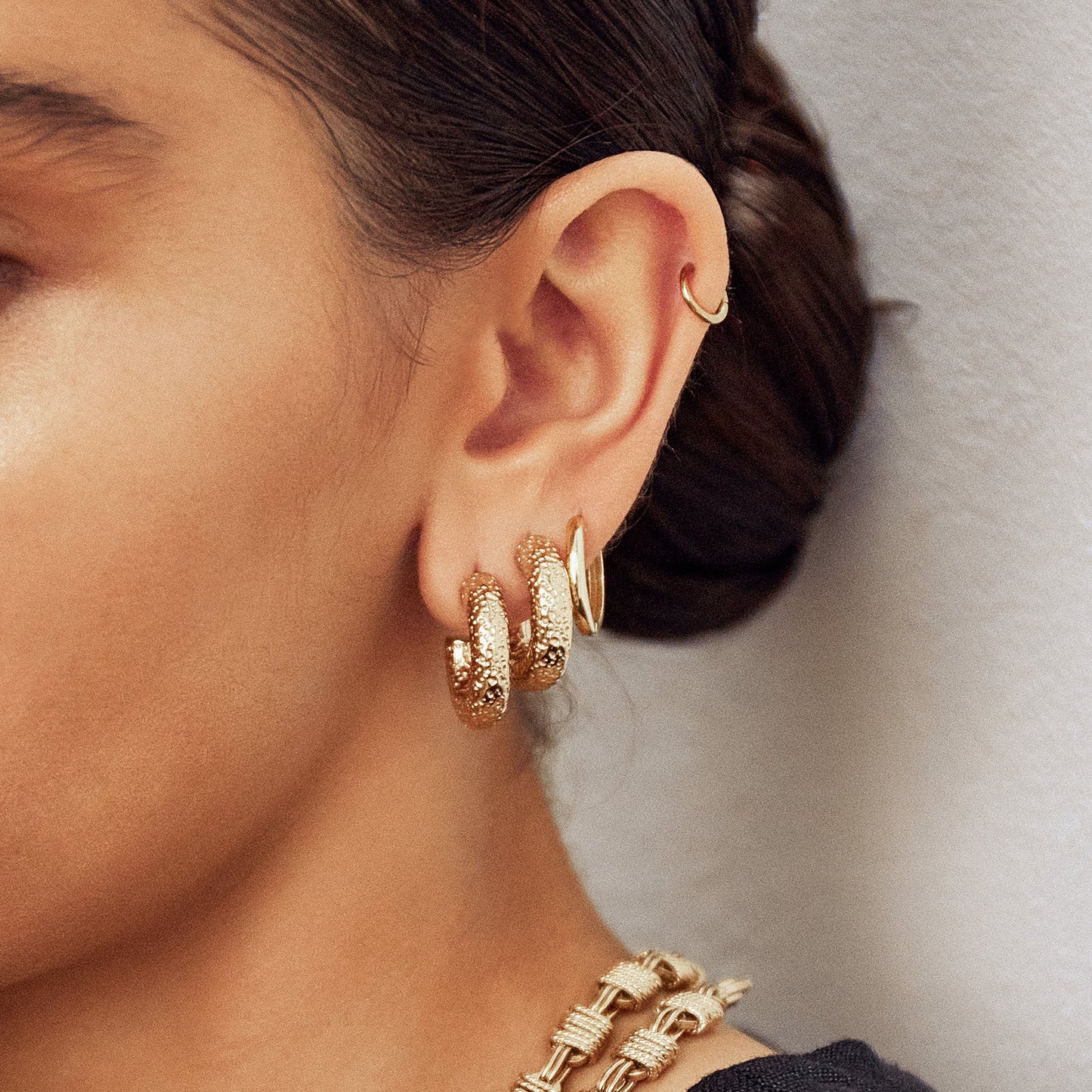 Arms Of Eve - Osher Hoop Earrings - Gold