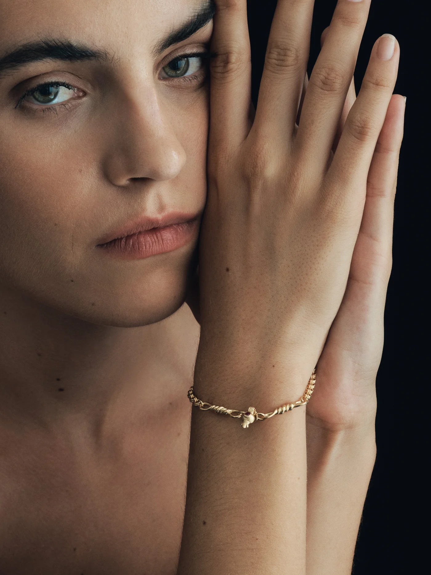 Temple Of The Sun - Pomegranate Bracelet Gold