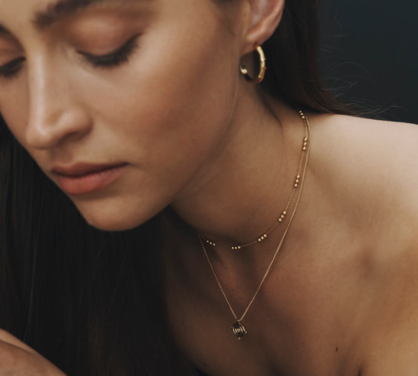 Temple Of The Sun - Reign Oval Necklace - Gold