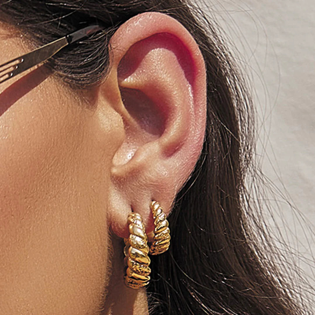 Arms Of Eve - Lulu Hoop Earrings - Gold