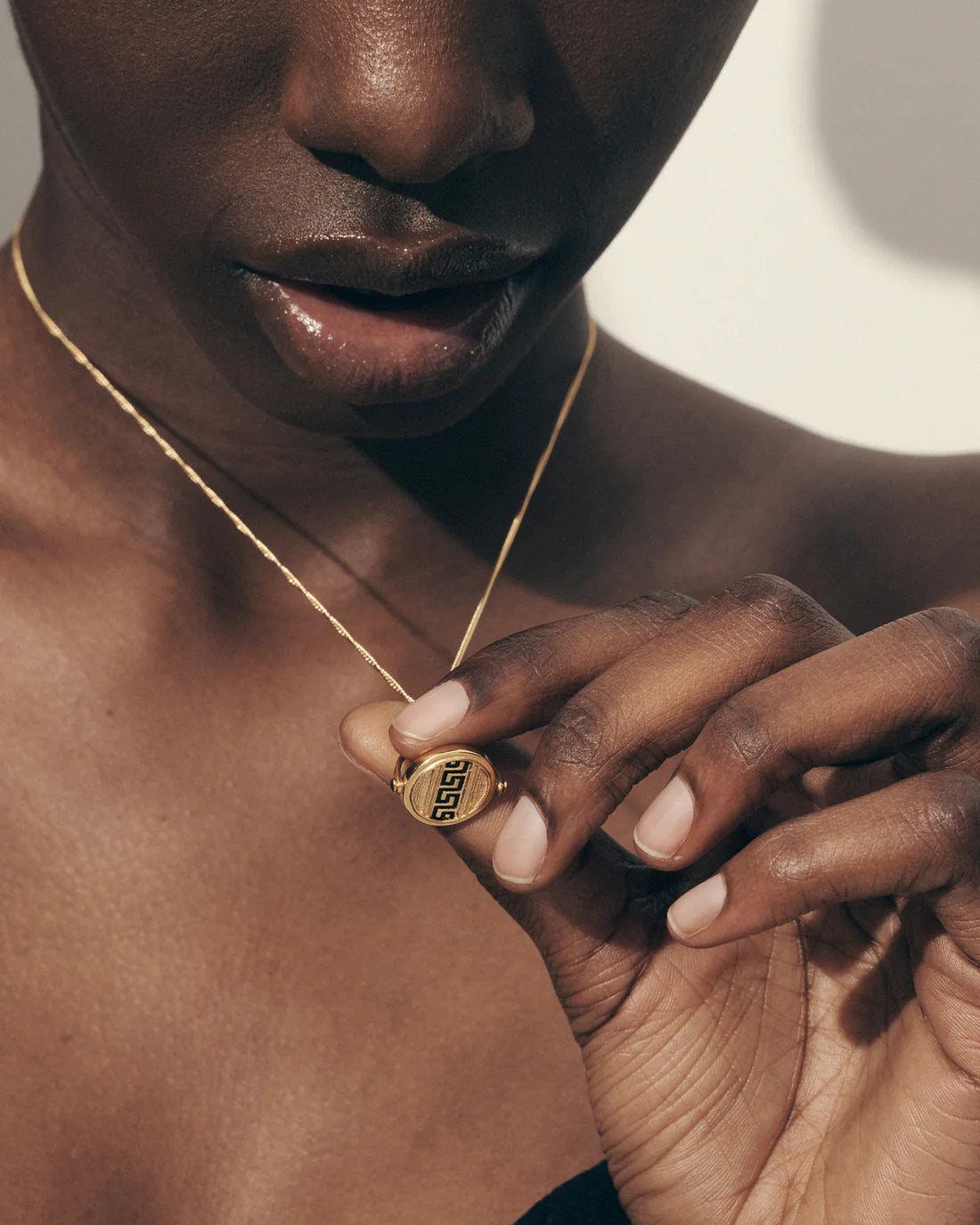 Temple Of The Sun - Meander Spinner Necklace - Gold