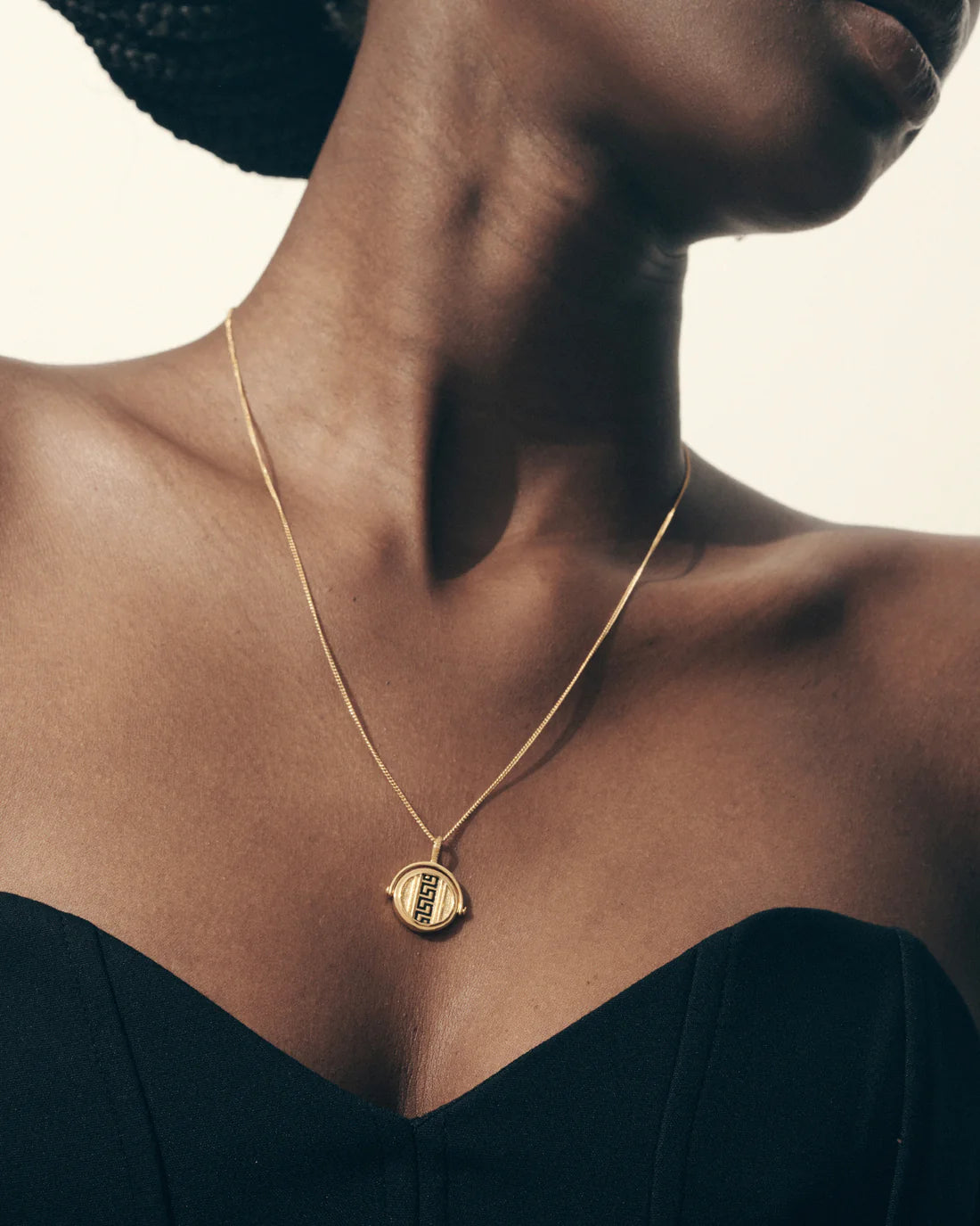Temple Of The Sun - Meander Spinner Necklace - Gold