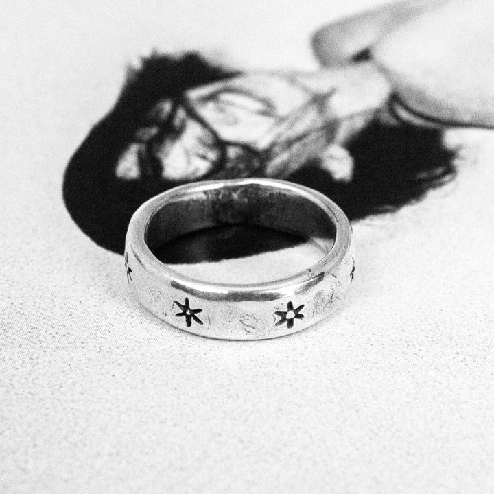 Lox & Chain - Seeing Stars Ring