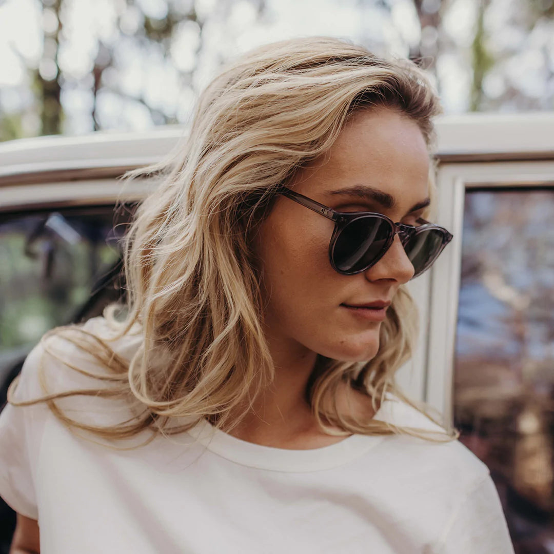 Otis - Omar X - Eco Crystal Moon / Grey Polarised