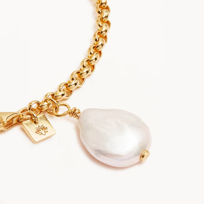 By Charlotte - Embrace Stillness Pearl Bracelet - Gold