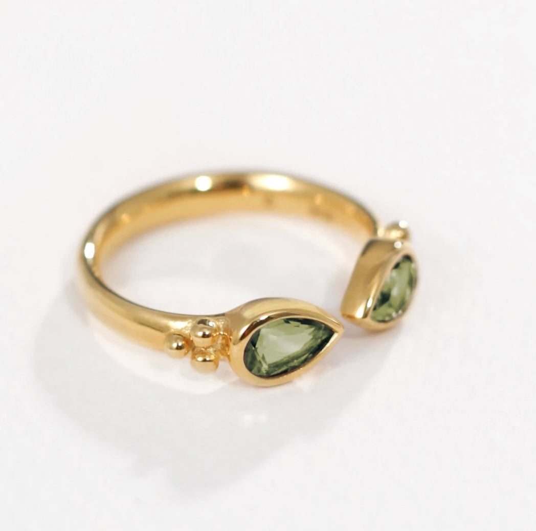 Temple Of The Sun - Sarra Ring - Peridot/Gold
