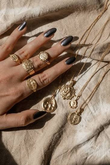Cleopatra's Bling