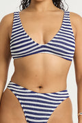 Bond Eye - Scout crop - Navy Dot stripe
