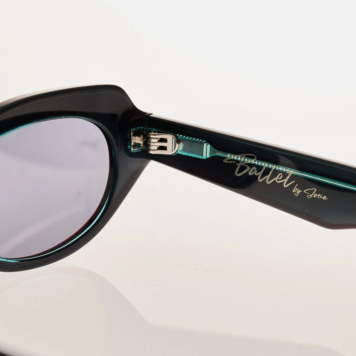 Childe - Ballet - Tri Tone Ruby Green / Grey Bio Lens