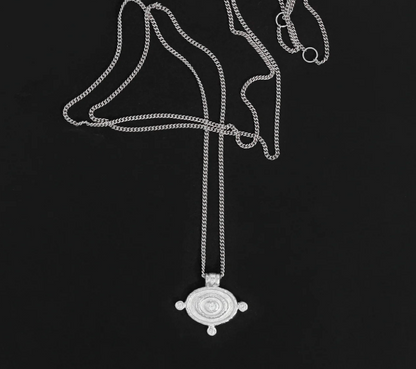 Temple Of The sun - Reign Oval Necklace - Silver