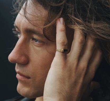 Temple Of The Sun - Airla Solitare Ring Garnet - Gold