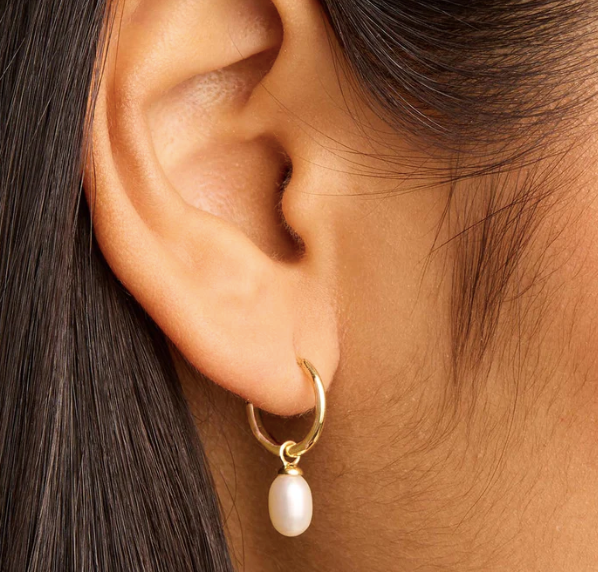 By Charlotte - Live in Peace Pearl Hoops - Gold