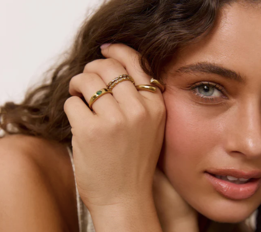 Arms of Eve - Aria Ring - Emerald