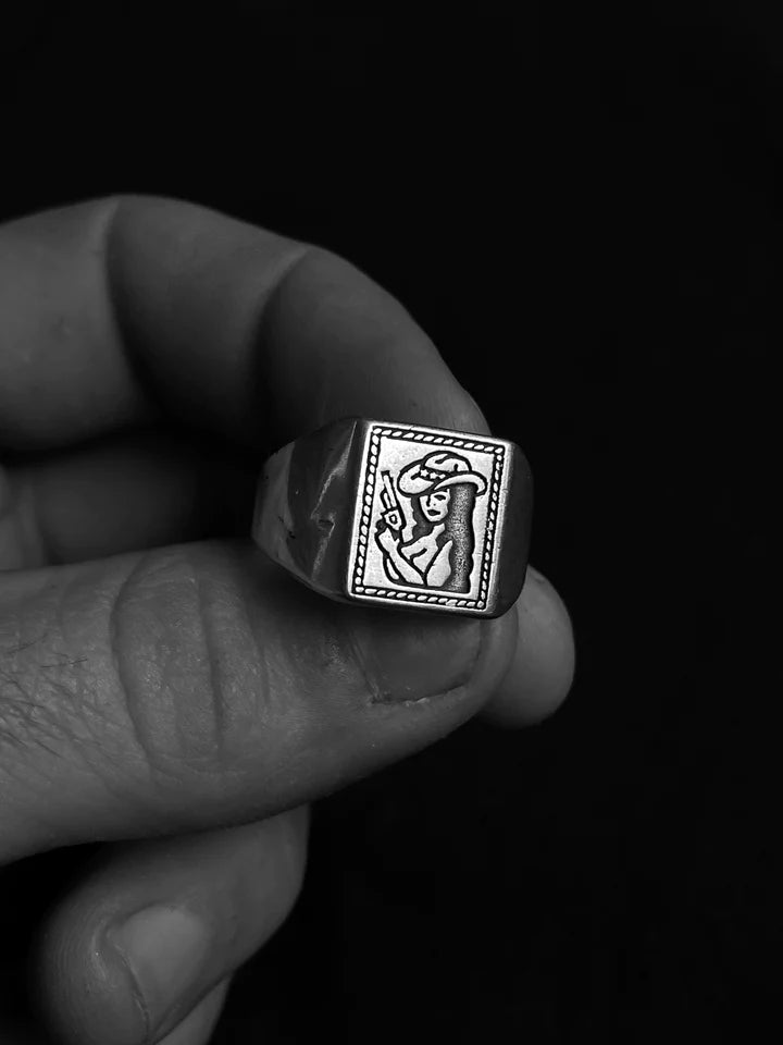 Lox & Chain - Cowgirl Signet Ring